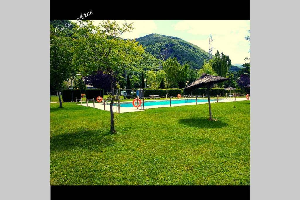 Casa Arce Villa Biescas  Buitenkant foto